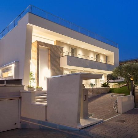 Villa Aurora-Holiday Home Apt 2 Μπαρντολίνο Εξωτερικό φωτογραφία